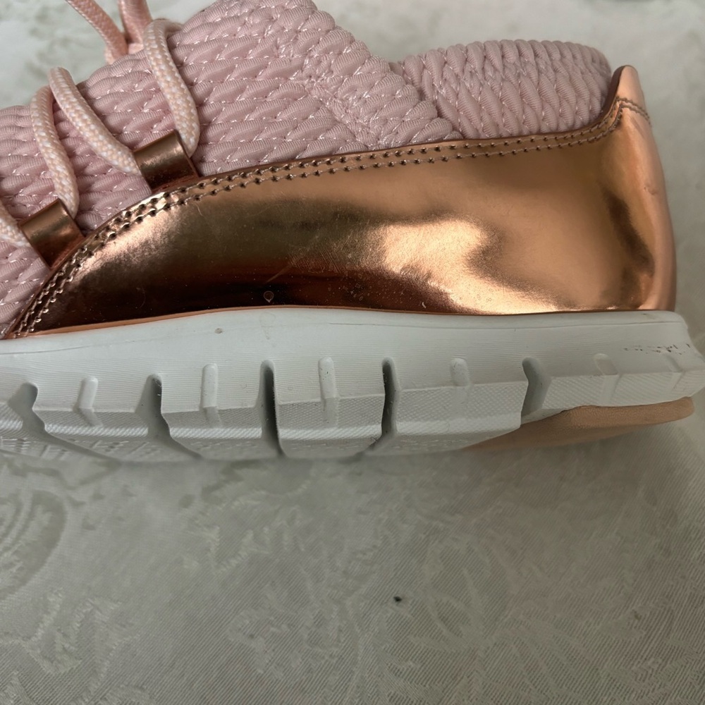 Cole Haan Zerogrand Pink Quilted w/Metallic Accents Sneakers, Size 7.5 - Picture 6 of 12